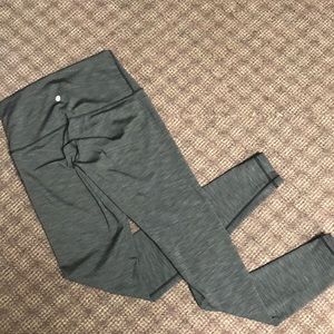 Size 8 Lululemon luxtreme wunder under leggings